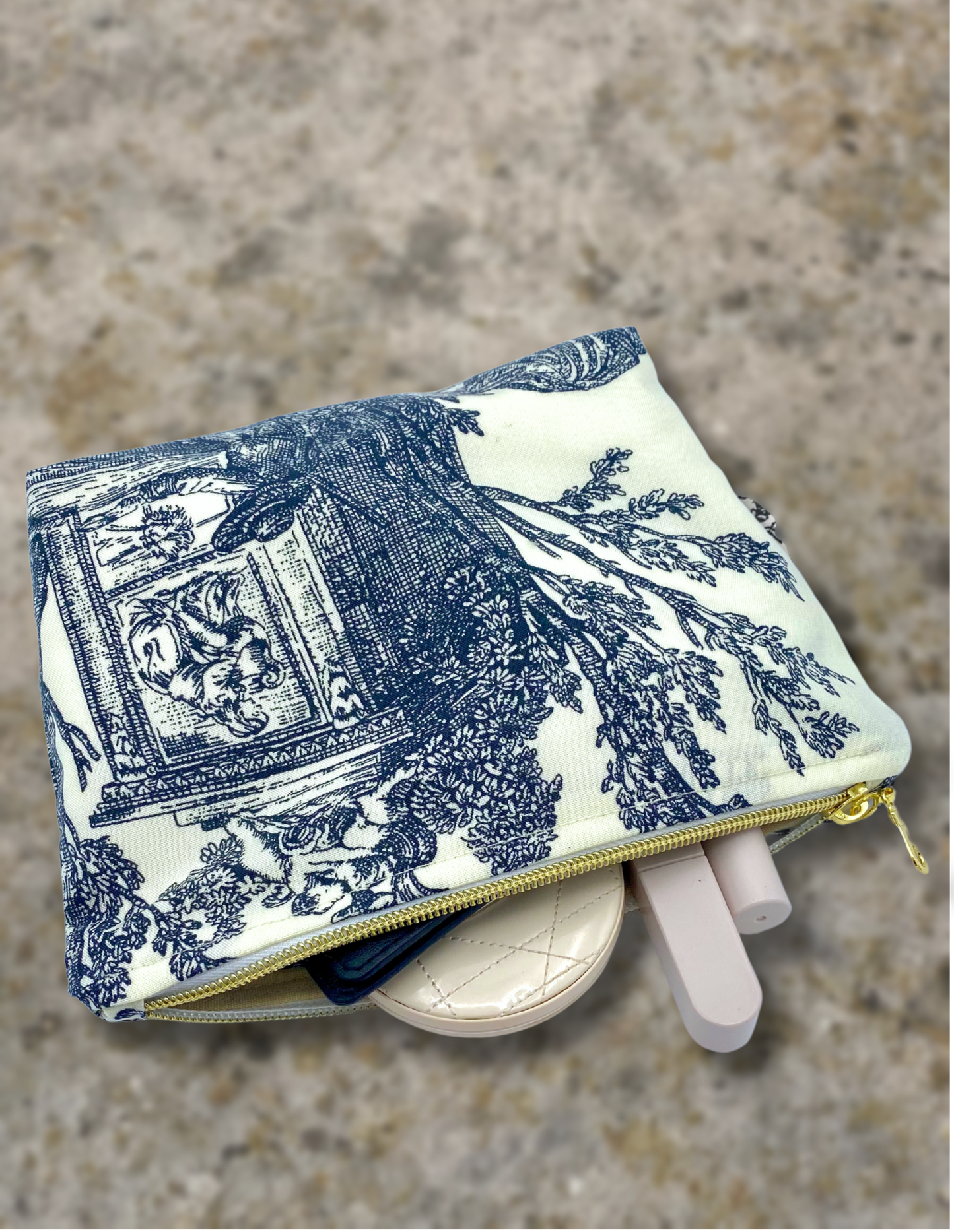 Pochette de beauté faite main en tissu patrimonial recyclé