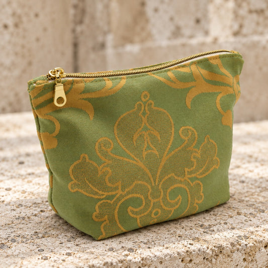 Trousse de Montvillargenne en tissu vert et doré